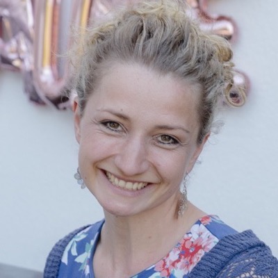Anne Fraune lächelt in die Kamera